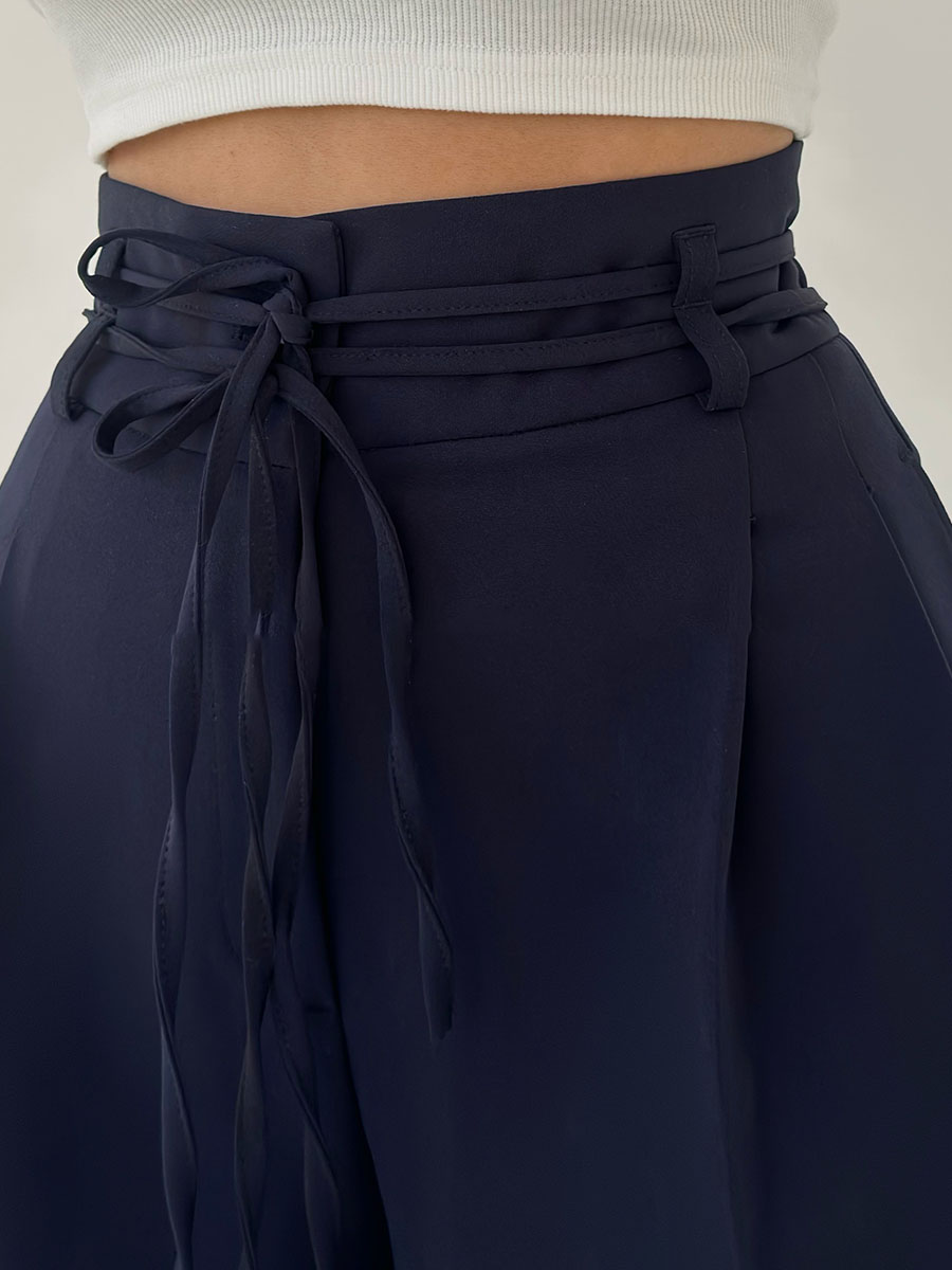 Luxe Regina™ | Elegant Wide-Leg Pants with High Waistband and Belt Detail