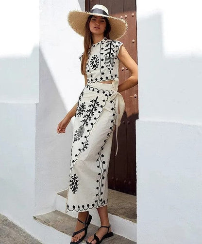 Top and skirt with an elegant print