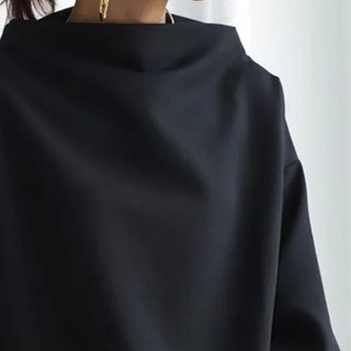 Luxe Regina™ | Chic High-Neck Pullover