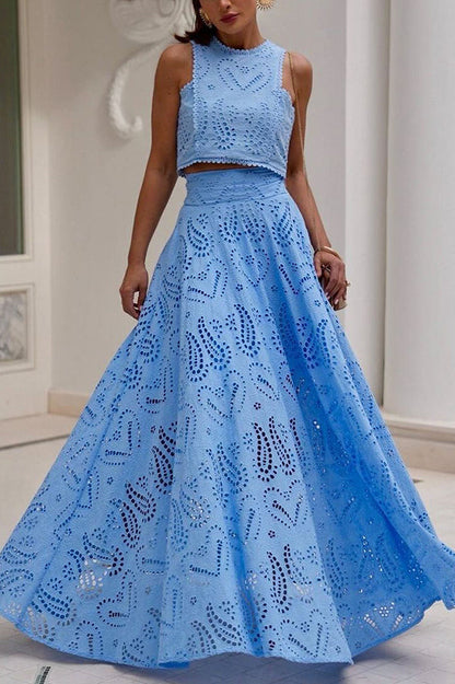 Boho set with broderie anglaise, cropped top, and pockets